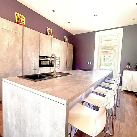 La Madeleine Nyaraló *